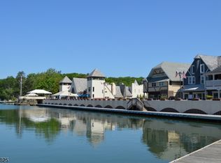 33 Longview Rd, Sparta, NJ 07871