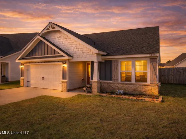 3205 Smugglers Cv, Ocean Springs, MS 39564