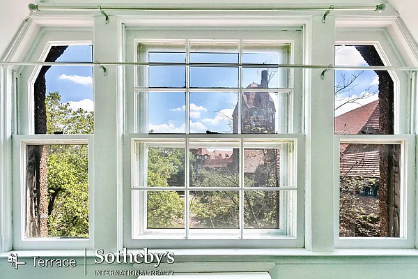 Sold by Terrace Sotheby's International Realty | media 17