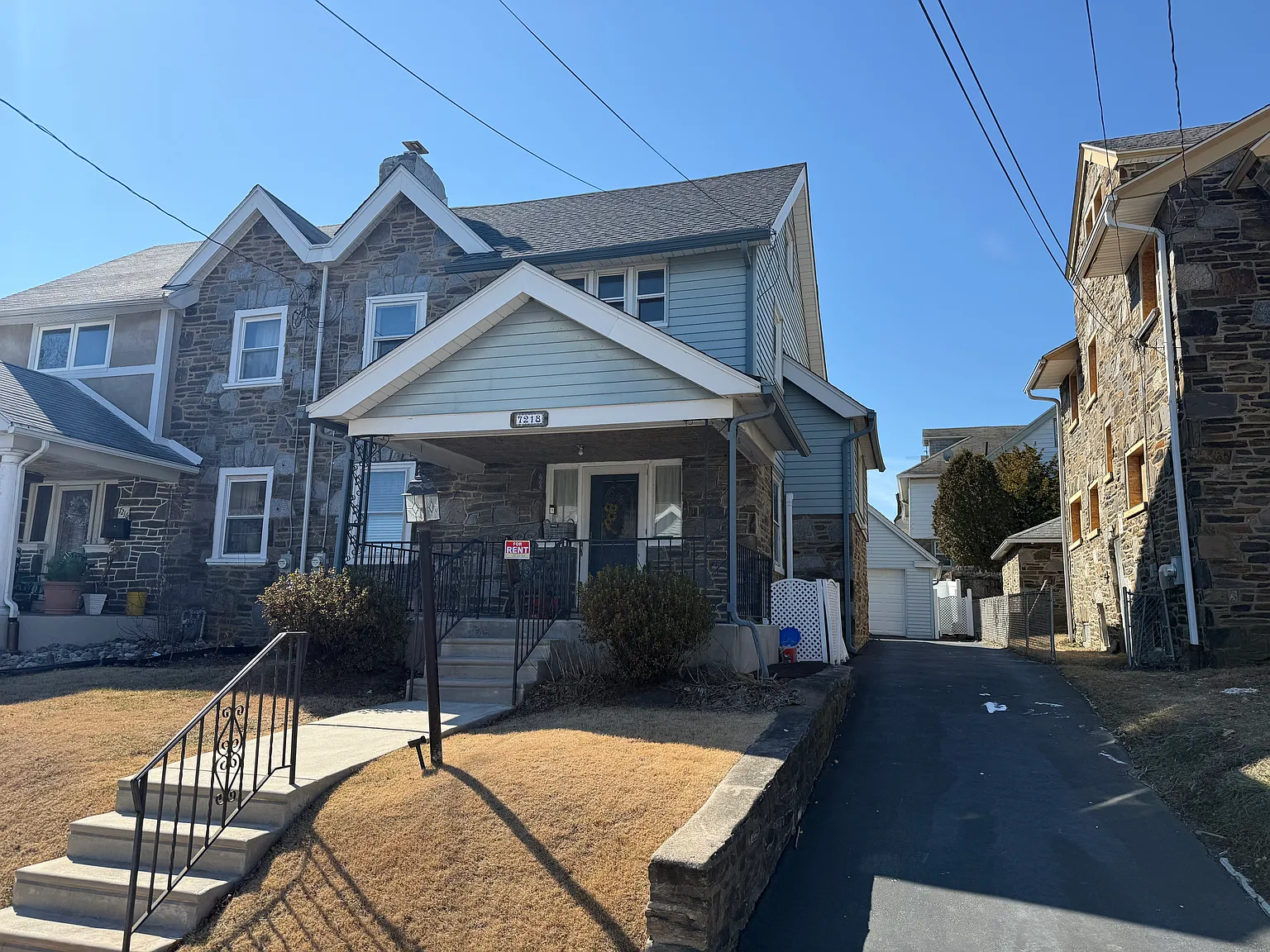 3 bed, 1.5 bath, 1594 sqft, $2,800 — Photo 1