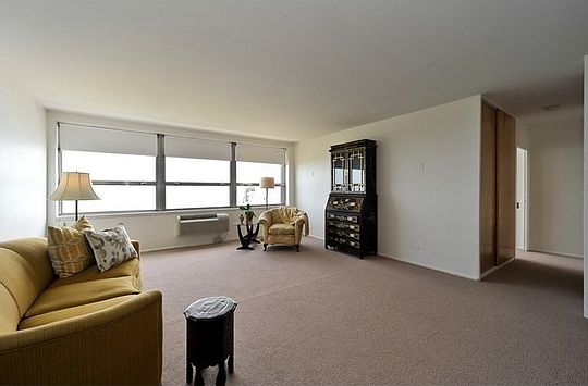 3rd image of 5532 S Shore Dr APT 14E