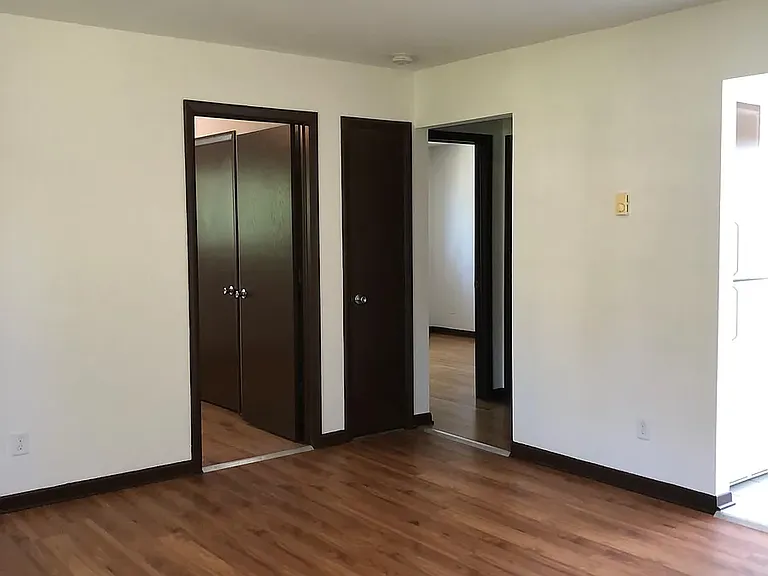 301 Wilshire Dr #3 — Photo 11