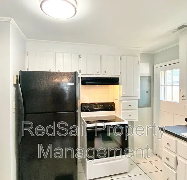 70 Main St — Photo 8
