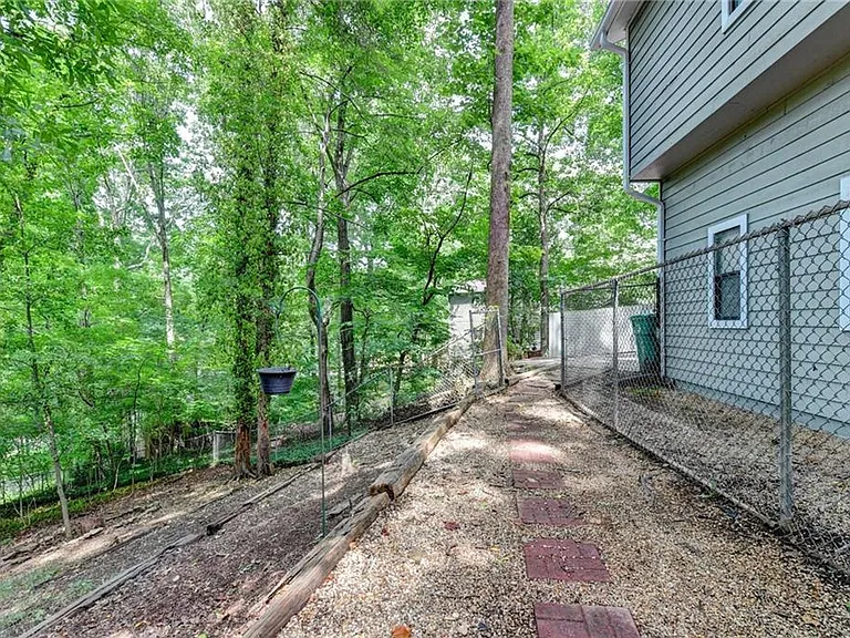 5100 Forest Mist Dr SE — Photo 39