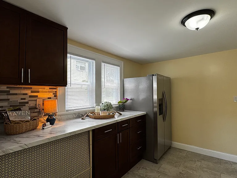 406 Oakwood Ave — Photo 6