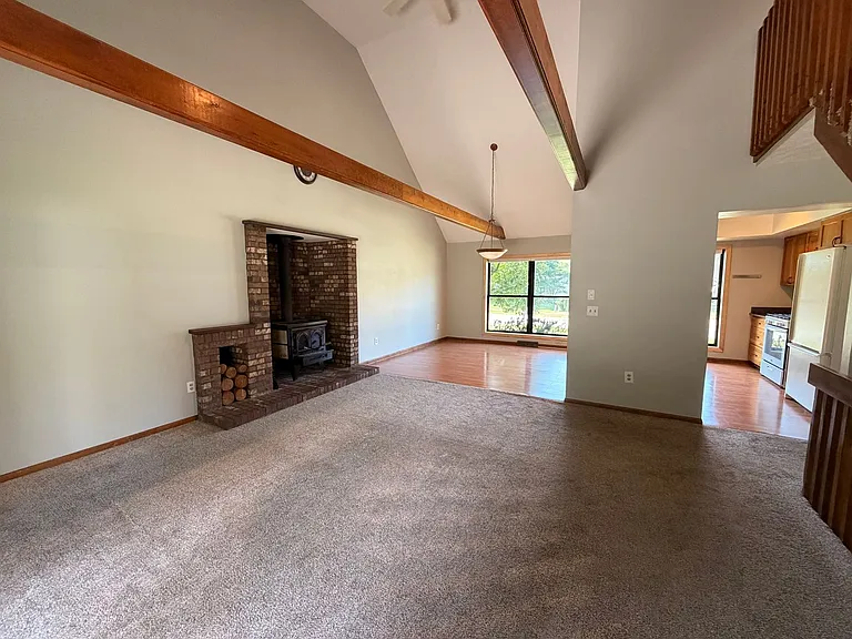 1795 Forest Lake Dr SE — Photo 2