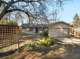 1960 Lawnridge St, Medford, OR 97504