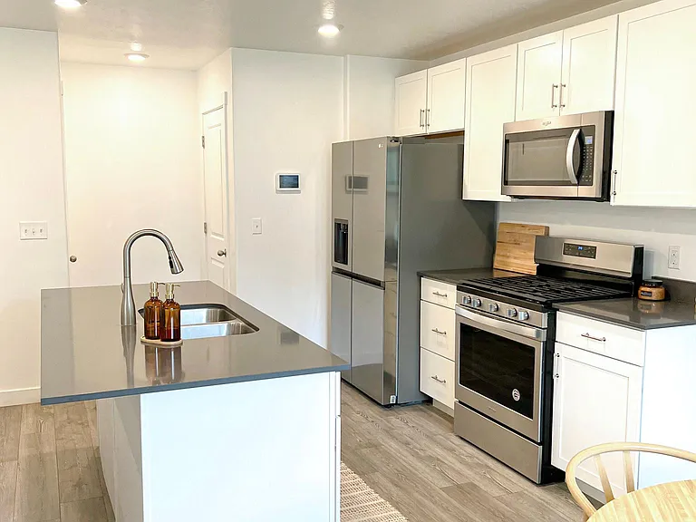 1863 S 460 W — Photo 3