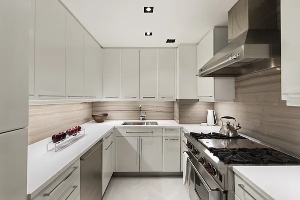 Sold by Nest Seekers International | media 4