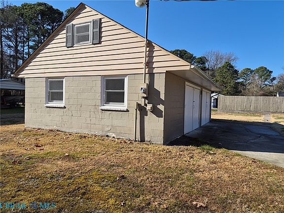 5th image of 65 Duck Pond Ln