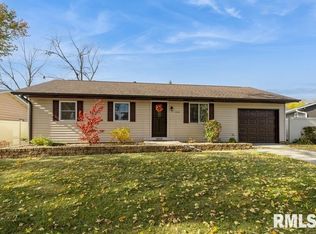 1204 Windsor Dr, Clinton, IA 52732