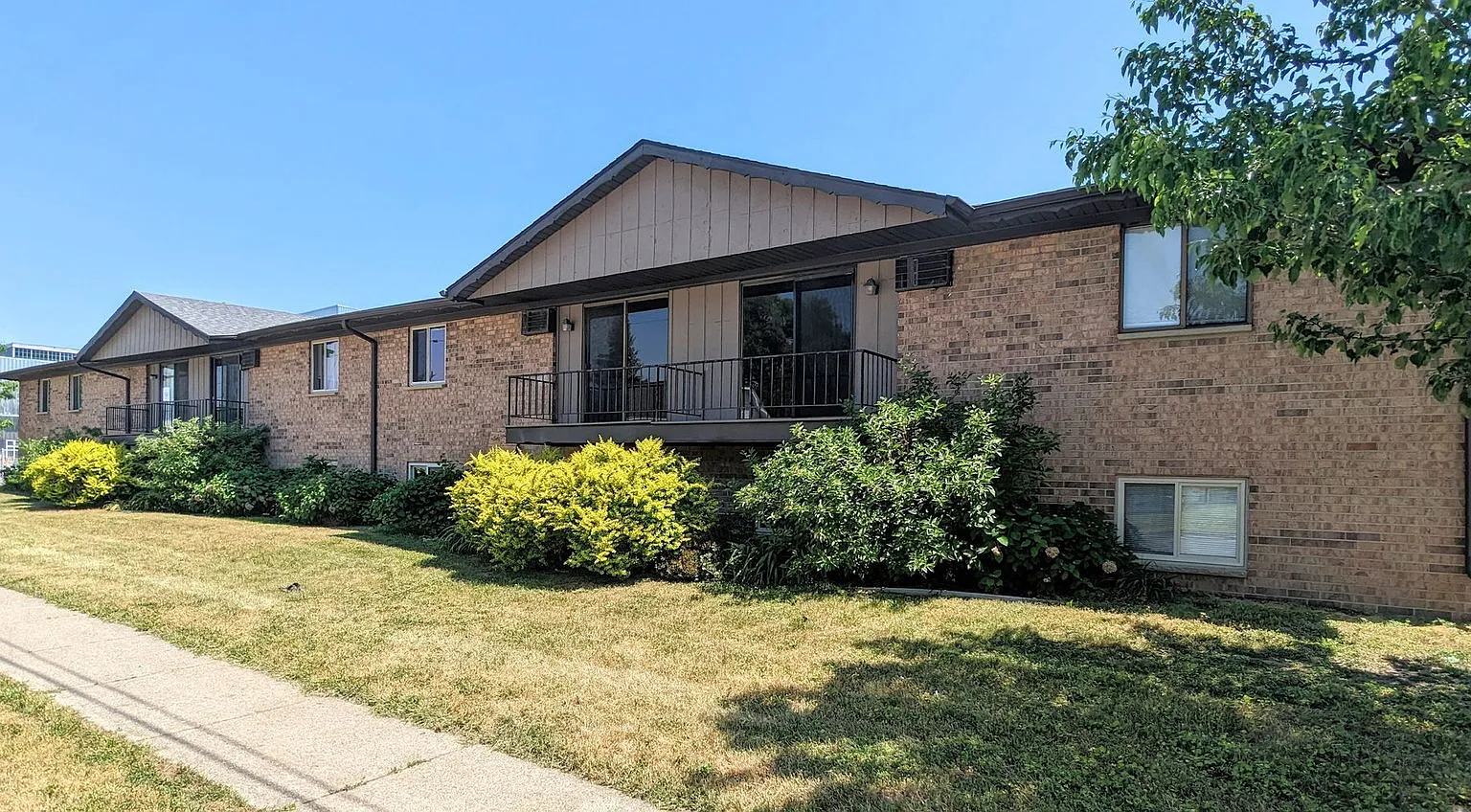 2 bed, 1.0 bath, $1,295 — Photo 1
