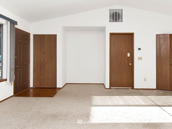 4th image of 7008 Monaco Dr SE