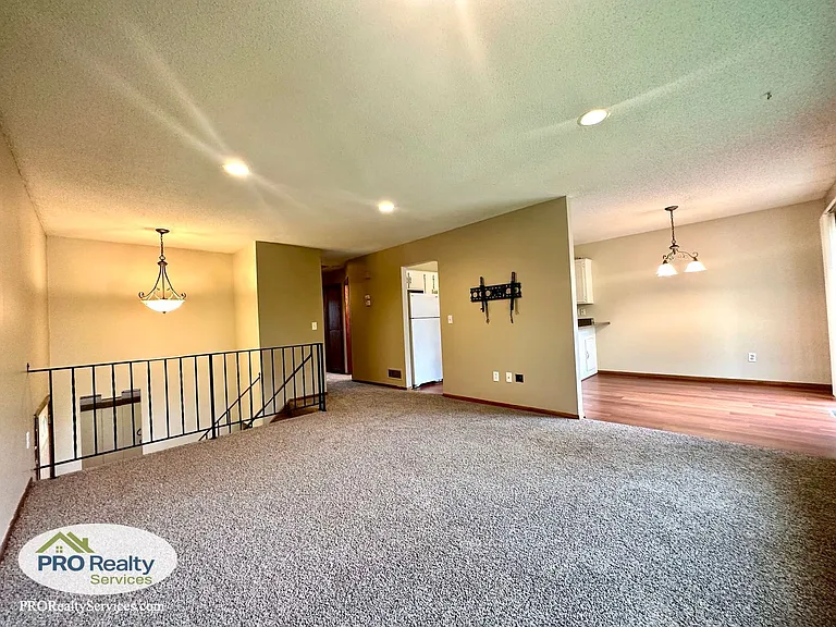 13350 Timber Crest Dr N — Photo 2