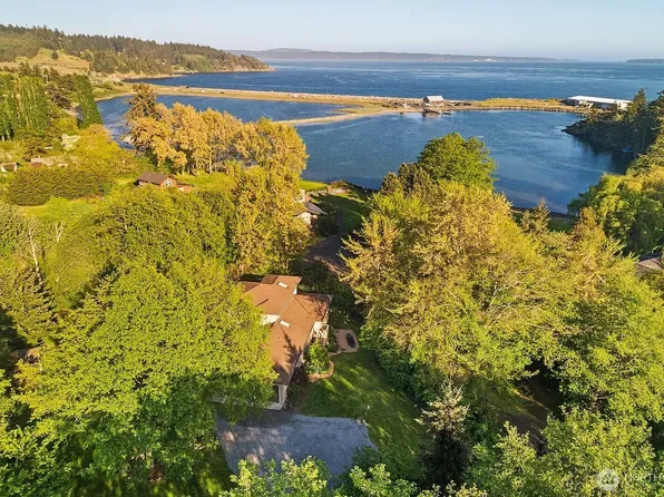 33 N Bay Ln, Friday Harbor, WA 98250