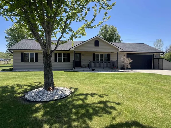 N7542 Meadowview Dr, Fond Du Lac, WI 54935