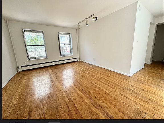 4th image of 246 E 26th St APT 2R