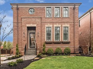 8125 Stratford Dr, Clayton, MO 63105