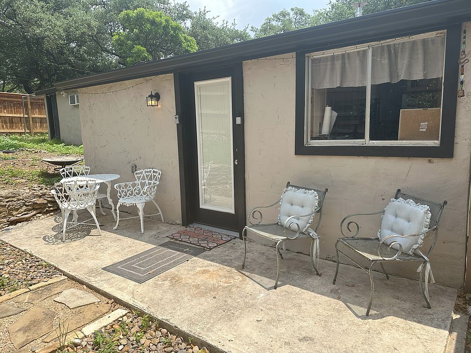 Front Door of Castle Hills Hideaway