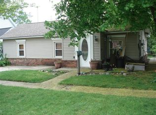 403 S Oak St, Fenton, MI 48430