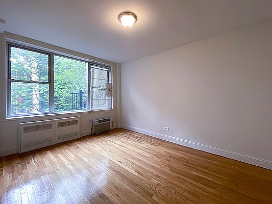 1st image of 150 E 30th St APT 4G