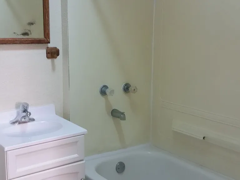 107 N Randall Ave — Photo 10