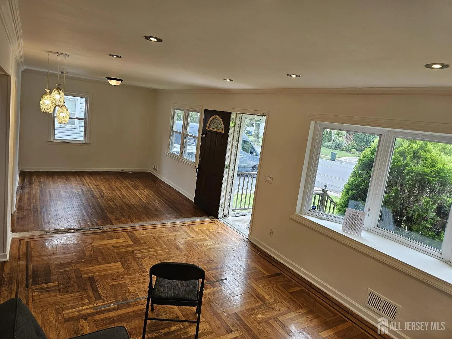 3 bed, 3.0 bath, 1561 sqft, $3,450 — Photo 4