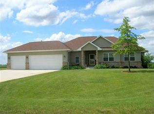 29840 Deer Valley Dr, Deer Grove, IL 61243