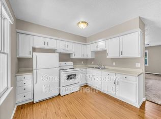 1909 Chateau Dr, Harrisonville, MO 64701