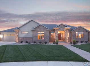 2604 W Ridgestone Cir, Sioux Falls, SD 57108