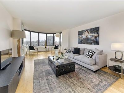 330 E 38th St APT 5A, New York, NY, 10016