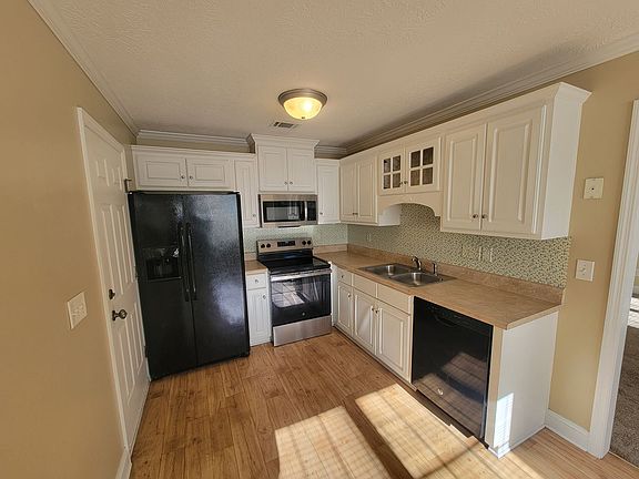 5th image of 2205 Whitney South Ct