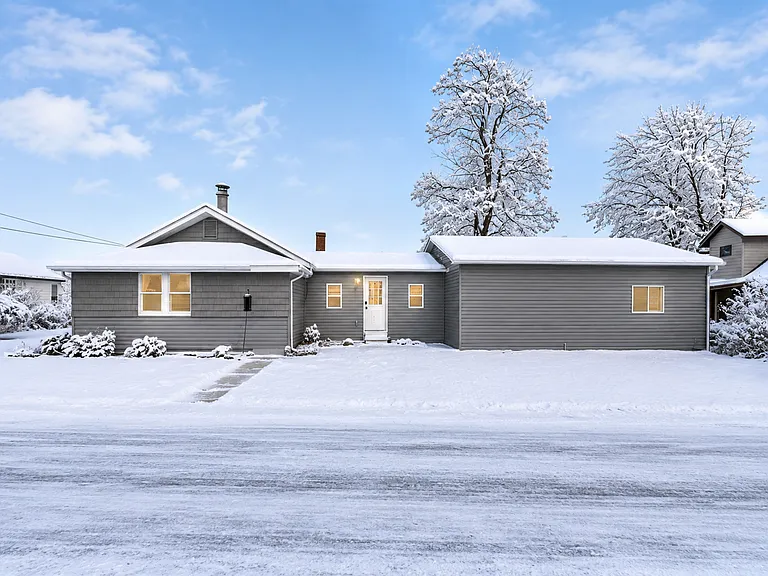 7690 Walnut St — Photo 2