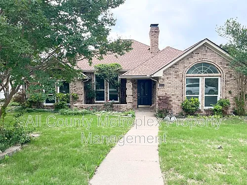 1404 Stoneboro Ln Photo 1