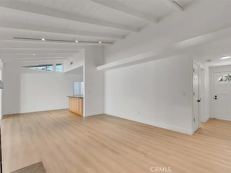 11528 Balboa Blvd — Photo 8