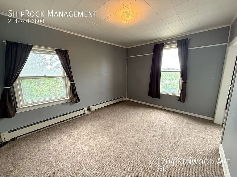 1204 Kenwood Ave — Photo 20