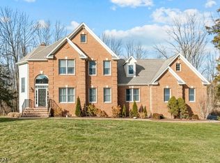 2 Stone Bridge Dr, Andover, NJ 07821