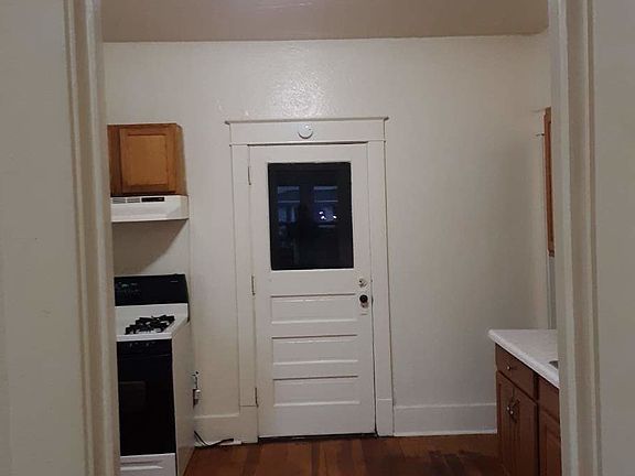 5th image of 324 S West St