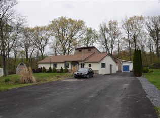 4398 Woodland Cir, Walnutport, PA 18088