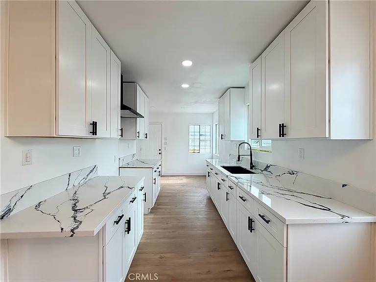 1356 W Trenton St #A — Photo 2
