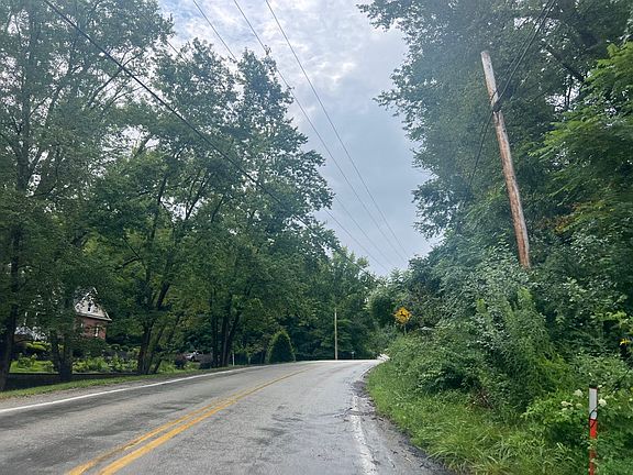 4th image of 376 Center Grange Rd