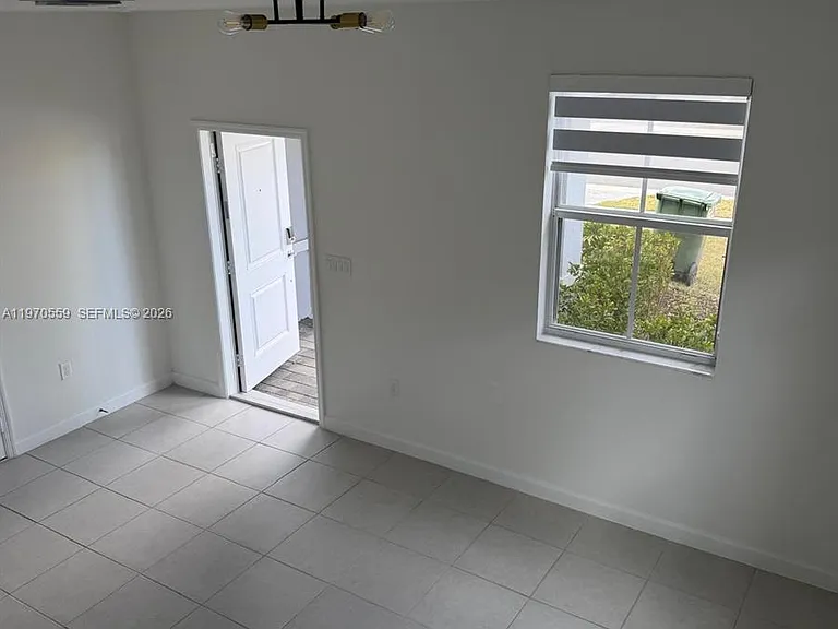 2638 SE 9th St — Photo 13
