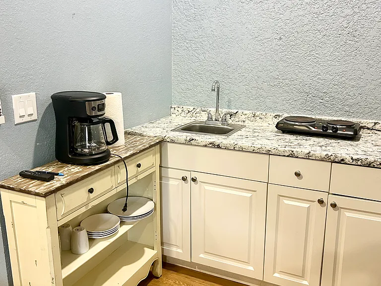 711 NW 19th Ct — Photo 30