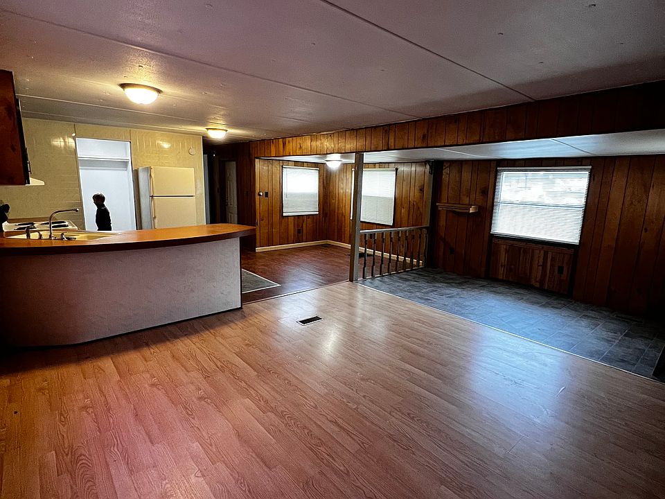 1st image of 204 N California St