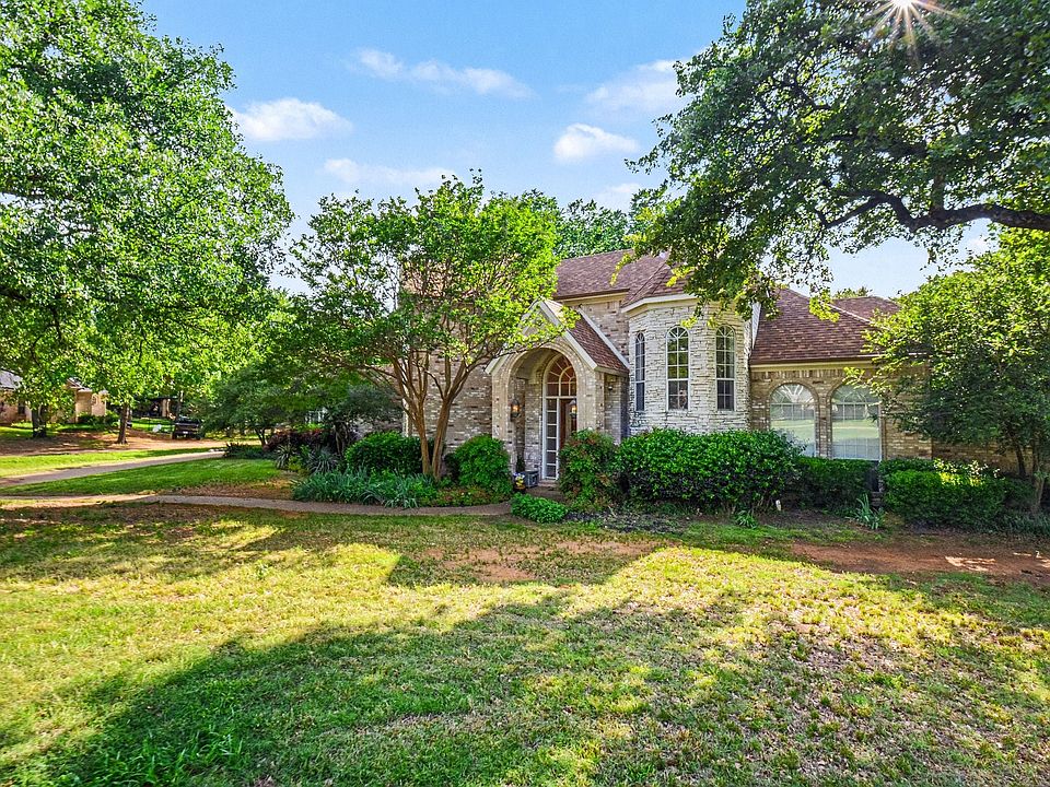 1st image of 3821 Park Bend Dr