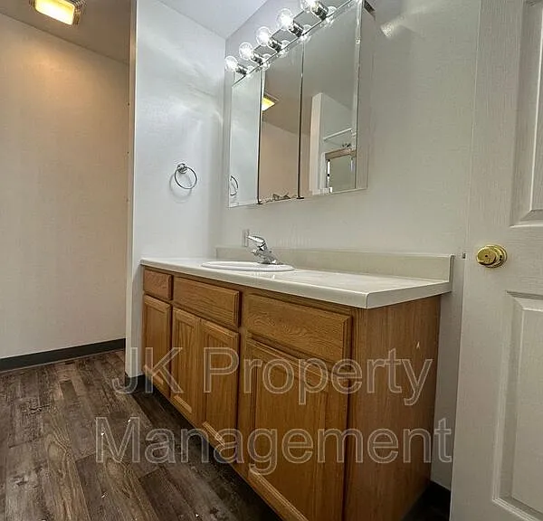 1210 5th St S #10 — Photo 16