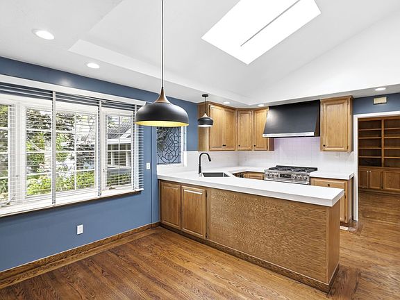 5th image of 2973 Arguello Dr