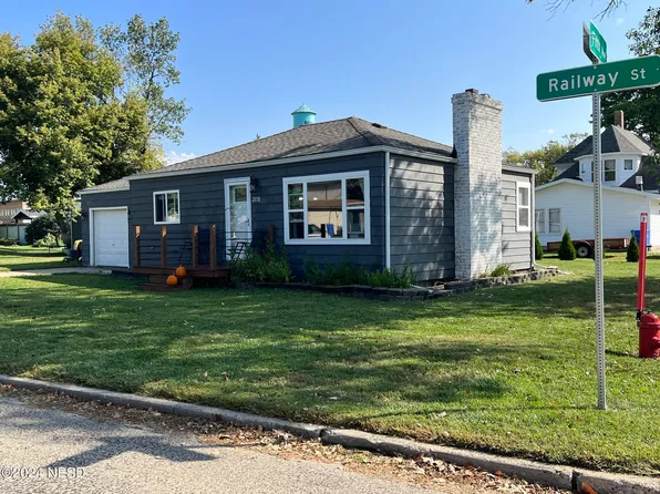208 S Railway St, Bryant, SD 57221