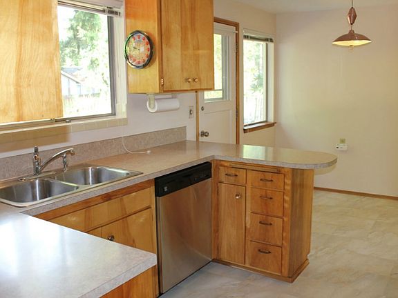 5th image of 14527 28th Ave NE