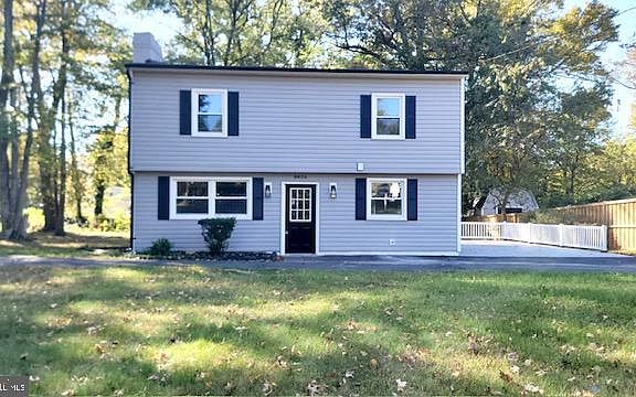 2nd image of 8426 Woodlawn St